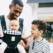 Reasons Dads Should Babywear: The Benefits of Babywearing for Fathers